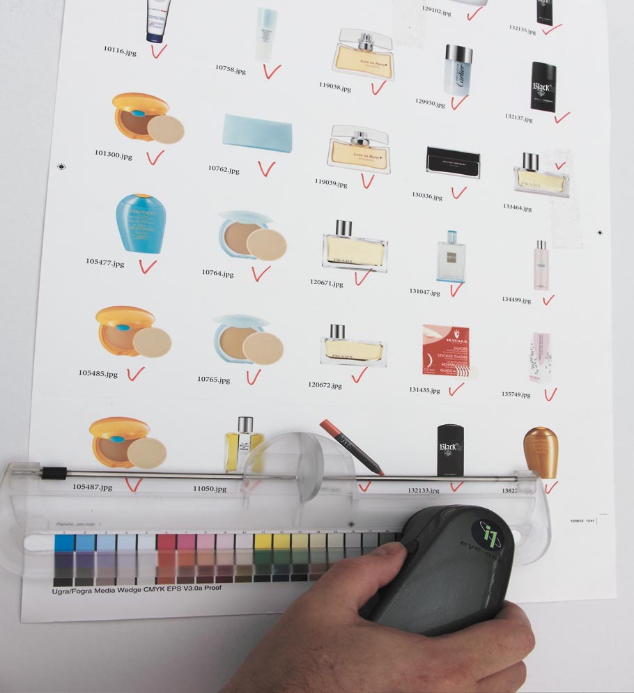 Measuring the Fogra MediaWedge3 control bar on a color proof with Eye-One Pro